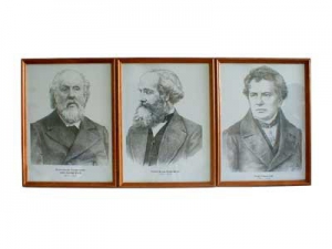 Портреты выдающихся физиков (деревянная рамка, под стеклом) - fgospostavki.ru - Белово