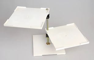 Столик подъемно-поворотный с 2-мя плоскостями - fgospostavki.ru - Белово